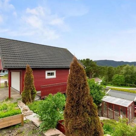 Leilighet Med Gratis Parkering Og Wifi Kristiansund Exteriör bild