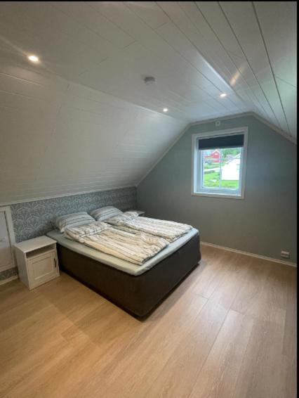 Leilighet Med Gratis Parkering Og Wifi Kristiansund Exteriör bild